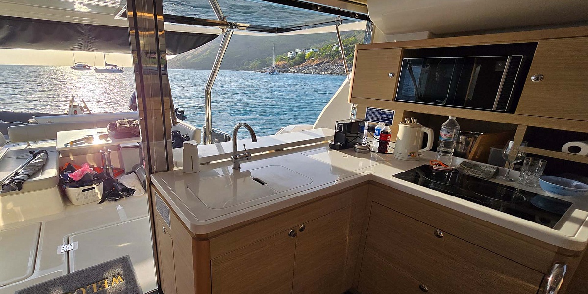 Аренда моторного катамарана Aquila 44 на Пхукете